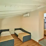Hotel Centrale Отель Черноббио