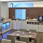Hotel Centrale Отель Черноббио