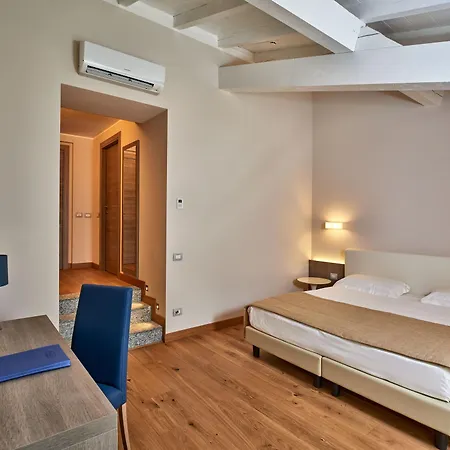 Szálloda Hotel Centrale Cernobbio