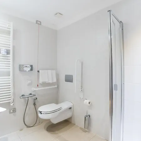 Hotel Centrale Szálloda 4*