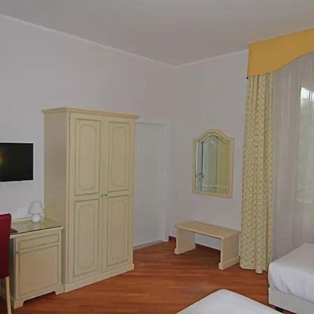 Hotel Centrale 케르노비오
