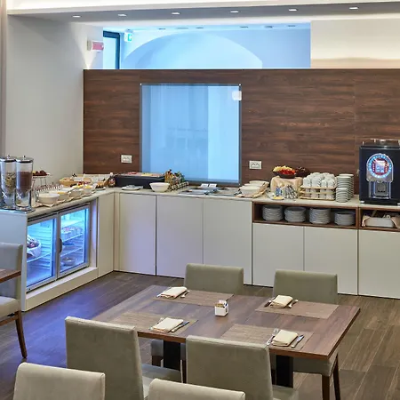 Hotel Centrale 호텔 케르노비오