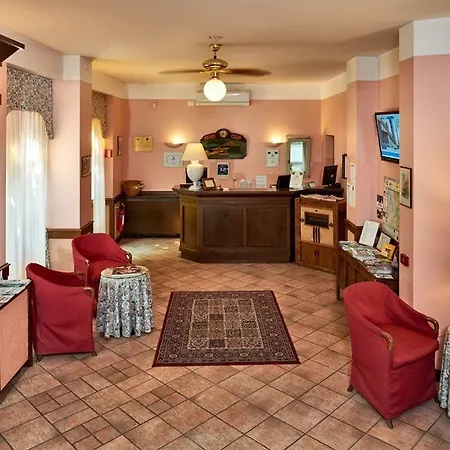 Hotel Centrale Szálloda Cernobbio