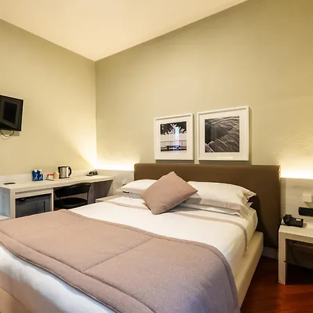 Отель Hotel Centrale Черноббио