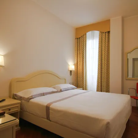 Отель Hotel Centrale Черноббио