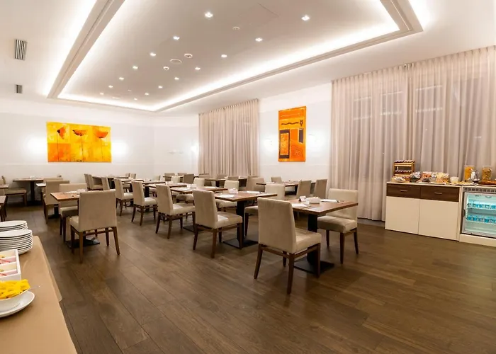 Hotel Centrale Черноббио