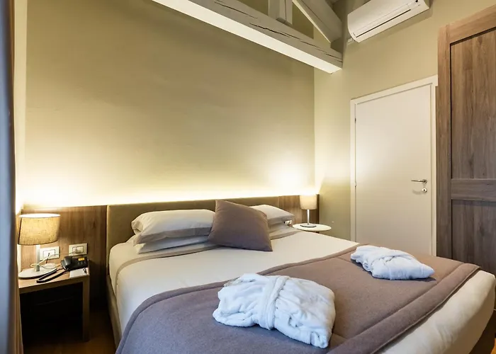 Hotel Centrale Черноббио