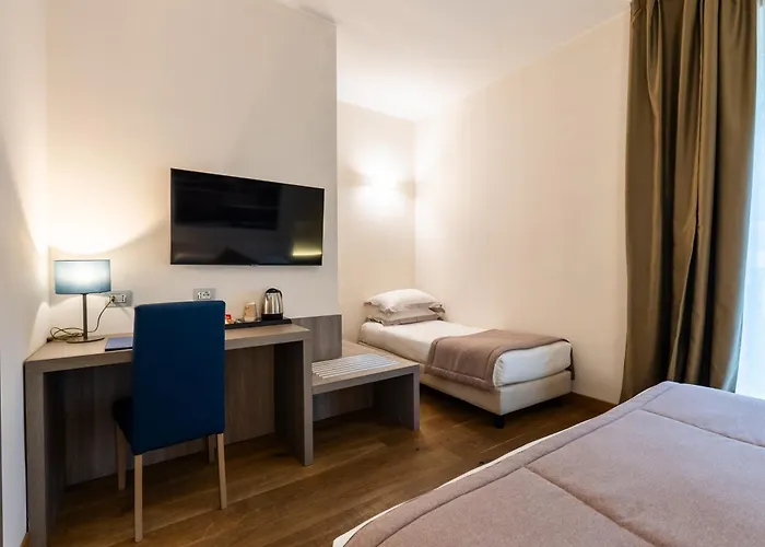 Hotel Centrale Отель Черноббио