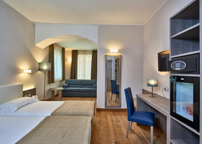 Hotel Centrale 4* Черноббио