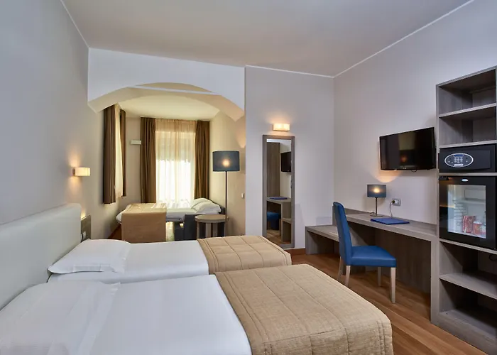 Hotel Centrale Отель Черноббио